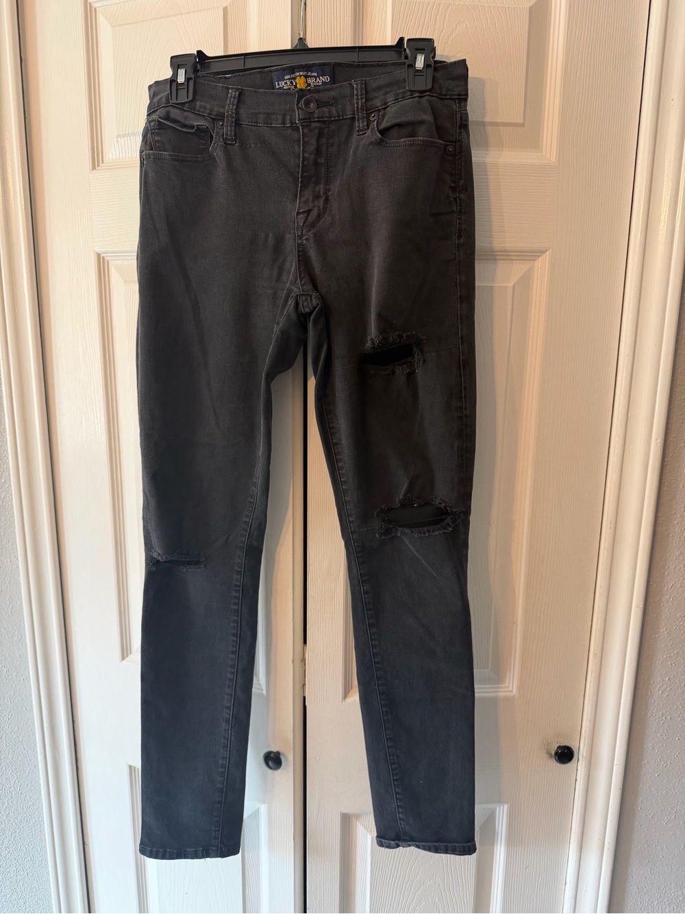 Lucky Brand Skinny Jeans in Charcoal Black with Rips